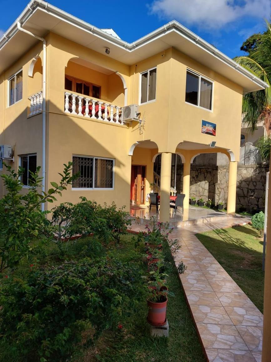 One-Bedroom Apartment at Josies Cottage